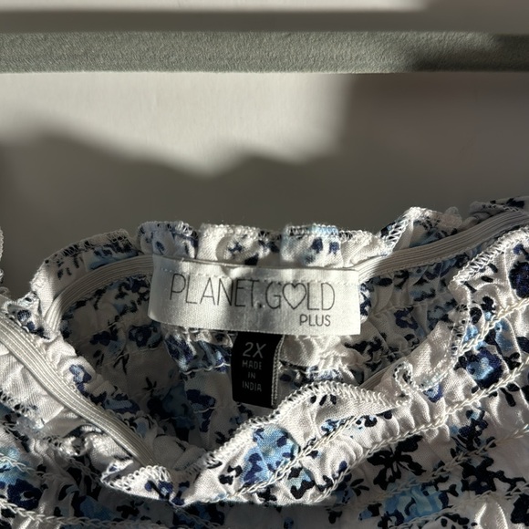 Planet Gold Blue and White Floral Print Gathered off the shoulder top new - Picture 2 of 2